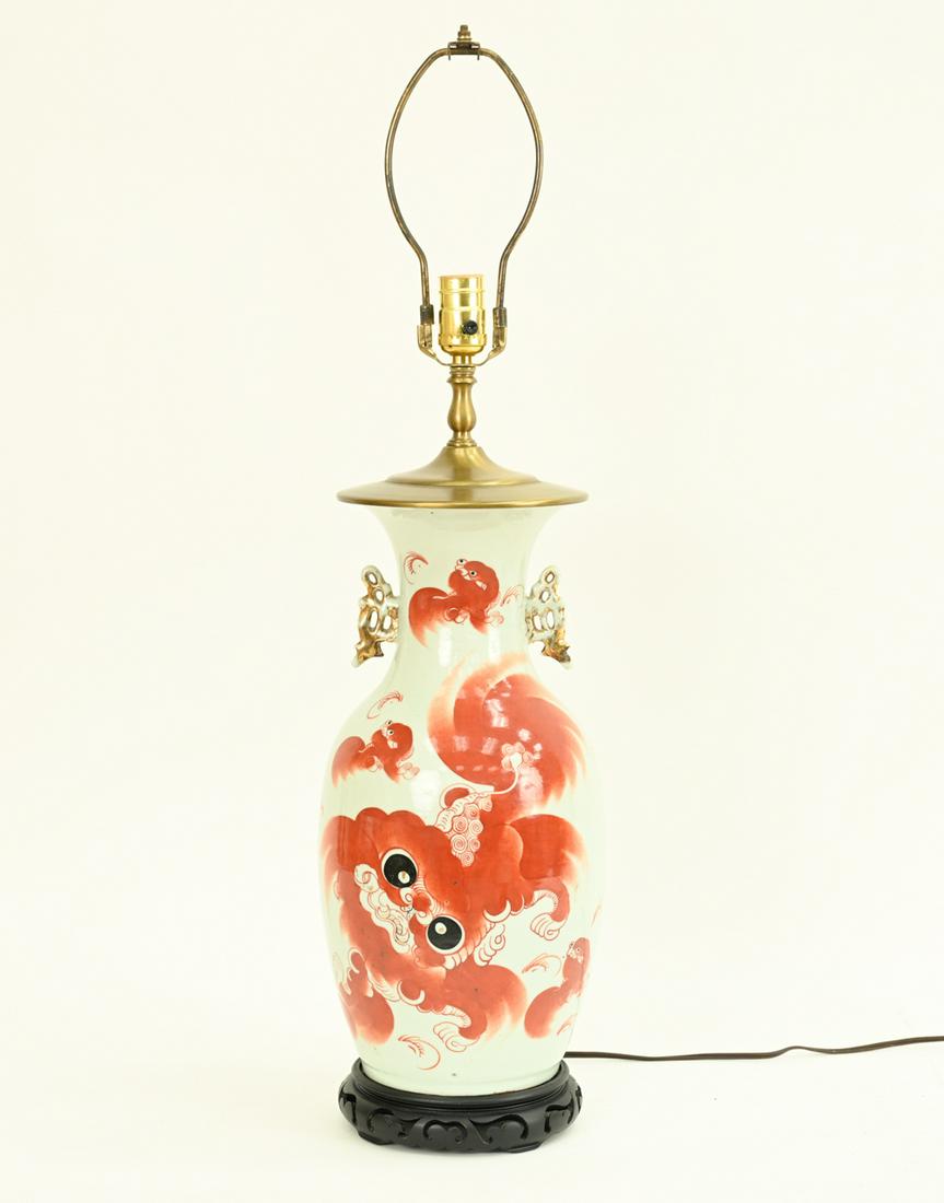 CHINESE FOO LION PORCELAIN VASE AS LAMP (1 of 14)