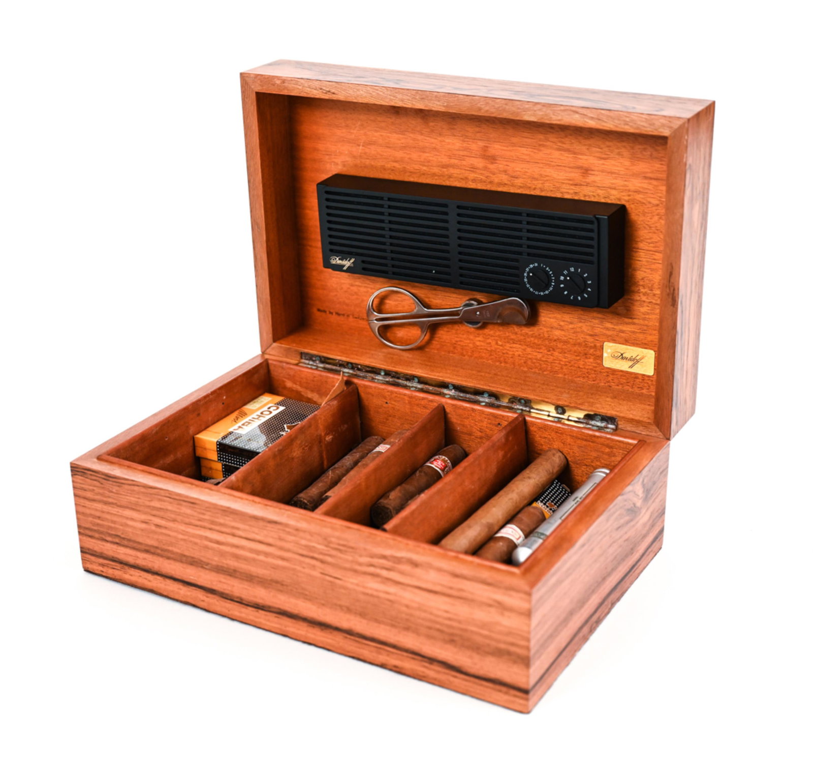 DAVIDOFF ROSEWOOD CIGAR HUMIDOR (1 of 12)