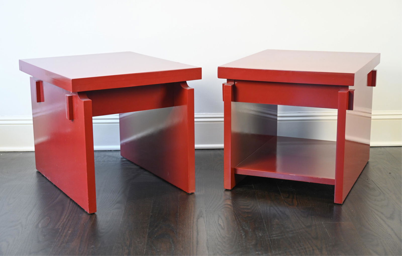 (2) MODERN LACQUERED END TABLES (1 of 11)