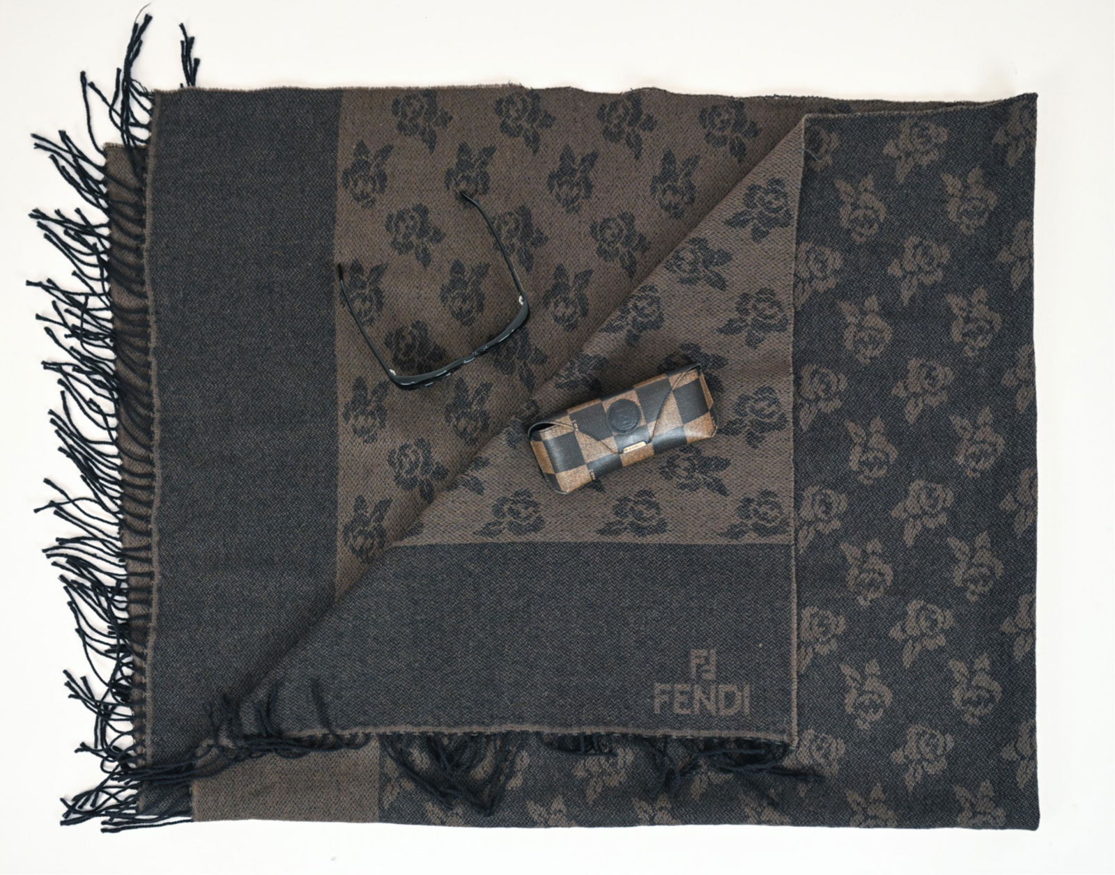 VINTAGE FENDI WOOL BLANKET SHAWL & SUNGLASSES (1 of 20)