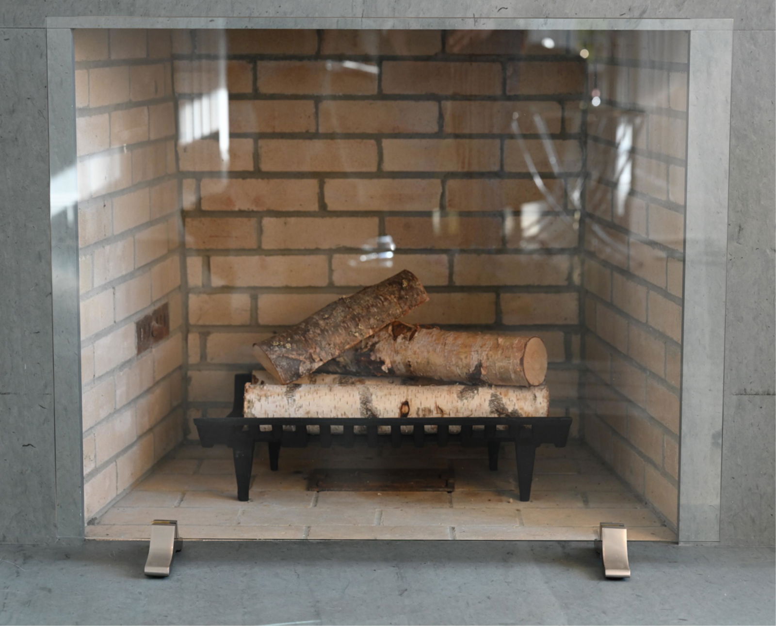 MODERN GLASS FIRE SCREEN (1 of 7)