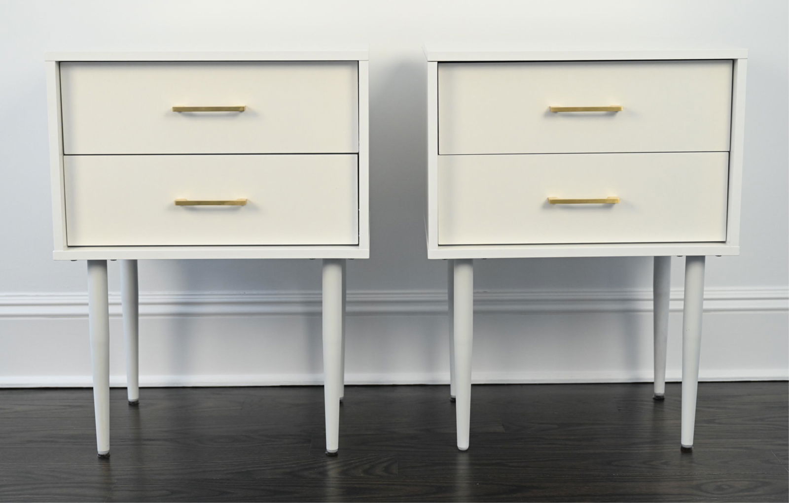 PAIR OF MODERN WHITE NIGHTSTANDS (1 of 10)