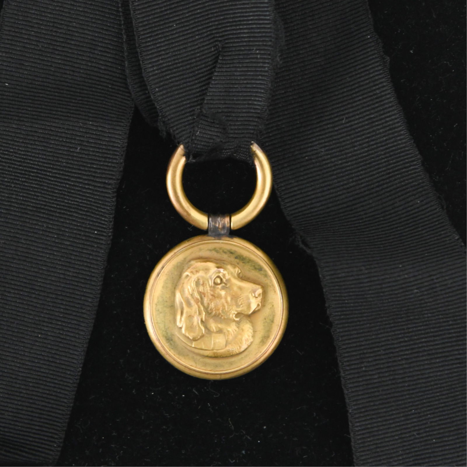 ANTIQUE 14K GOLD HUNT DOG WATCH FOB (1 of 7)