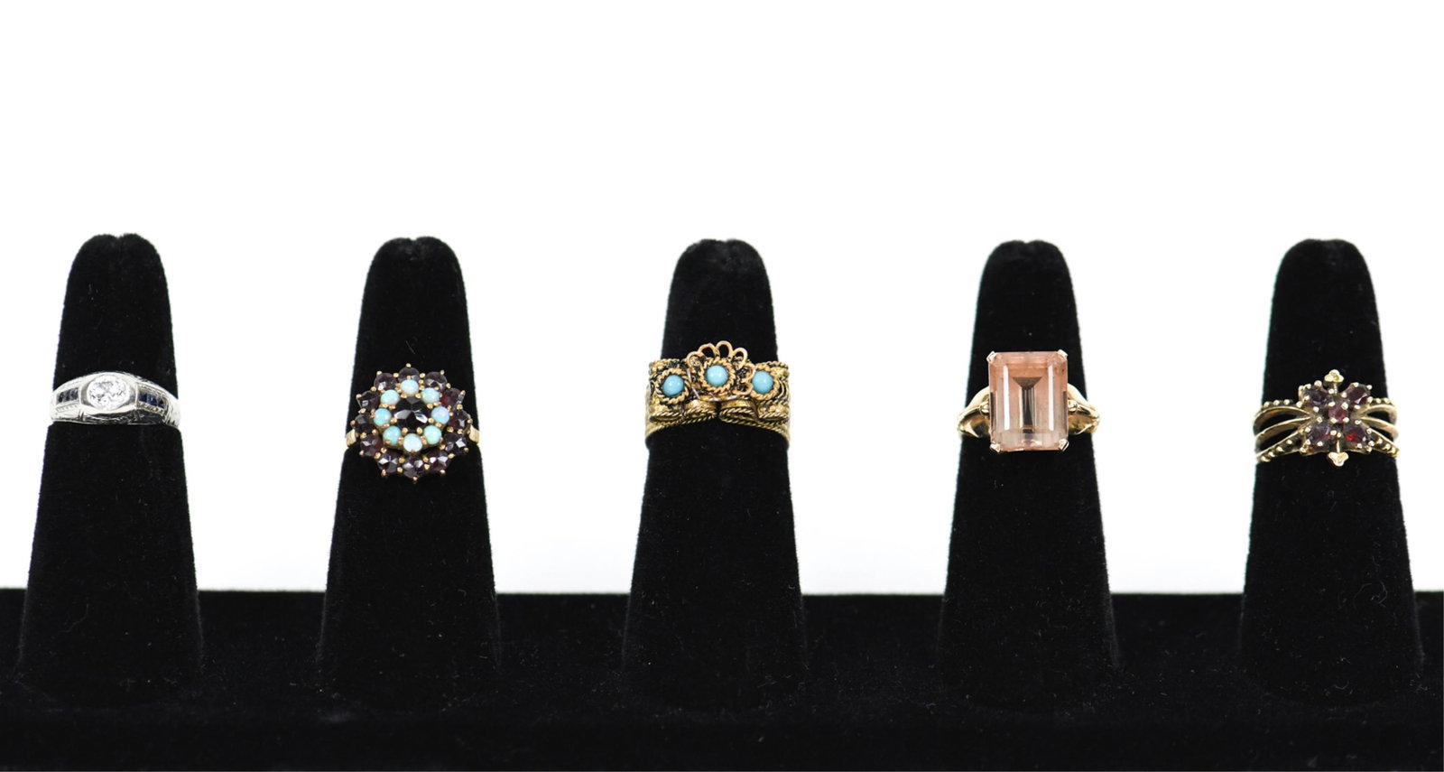 GROUPING OF ANTIQUE RINGS INCL GOLD (1 of 13)