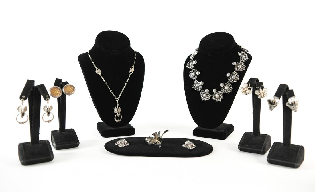 GROUPING OF VINTAGE STERLING SILVER JEWELRY (1 of 20)