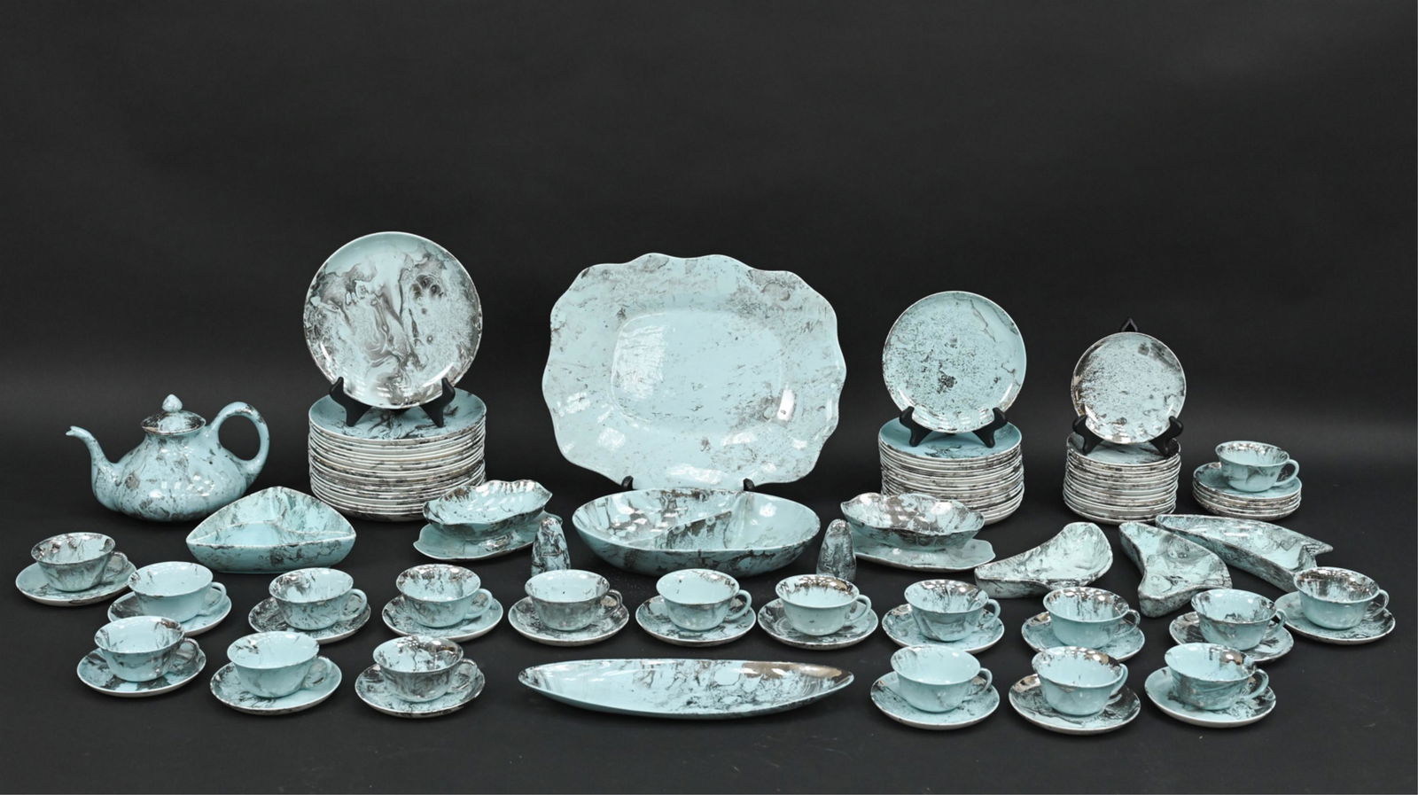 SASCHA BRASTOFF SURF BALLET 106 PIECE SERVICE (1 of 20)