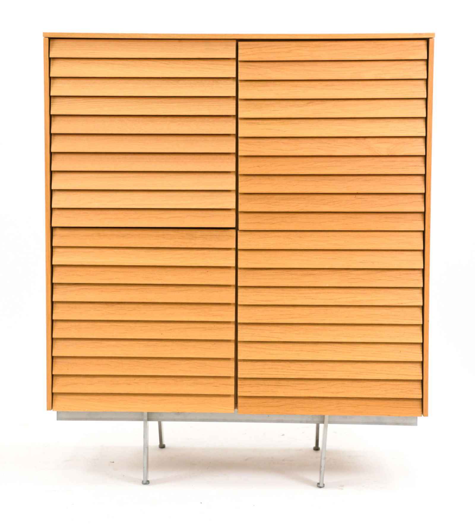 DWR TERENCE WOODGATE "SUSSEX" OAK CABINET (1 of 11)