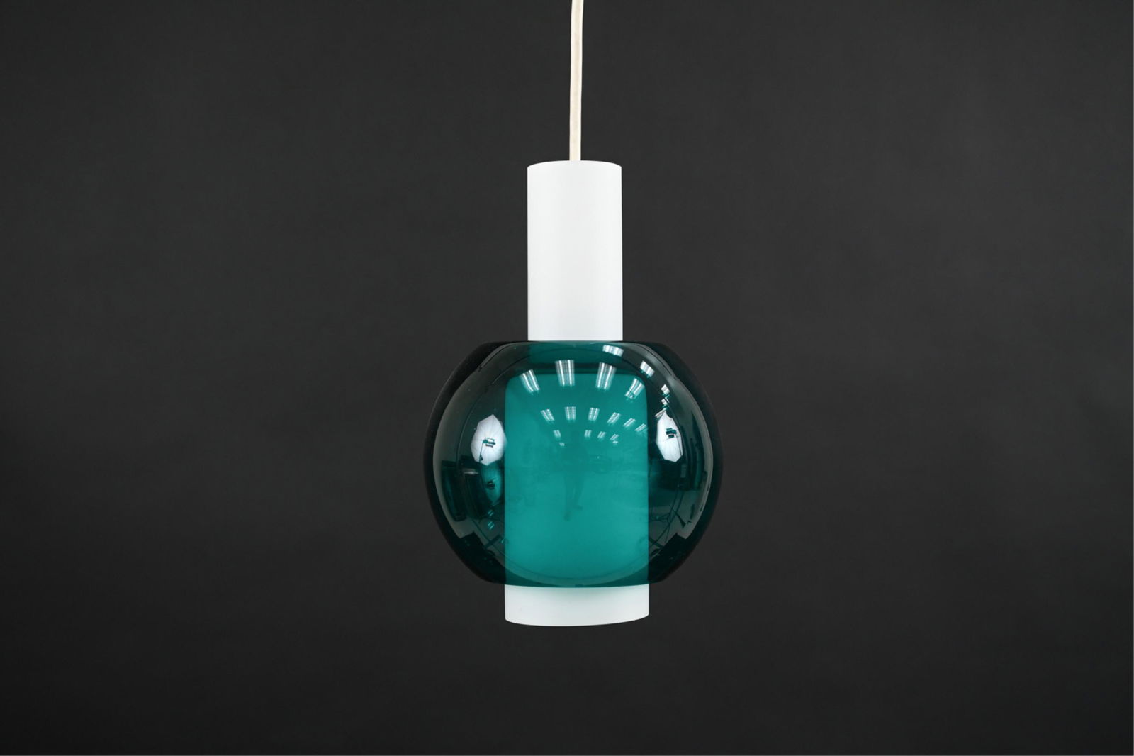 MID-CENTURY PRESCOLITE GLASS PENDANT LIGHT (1 of 7)