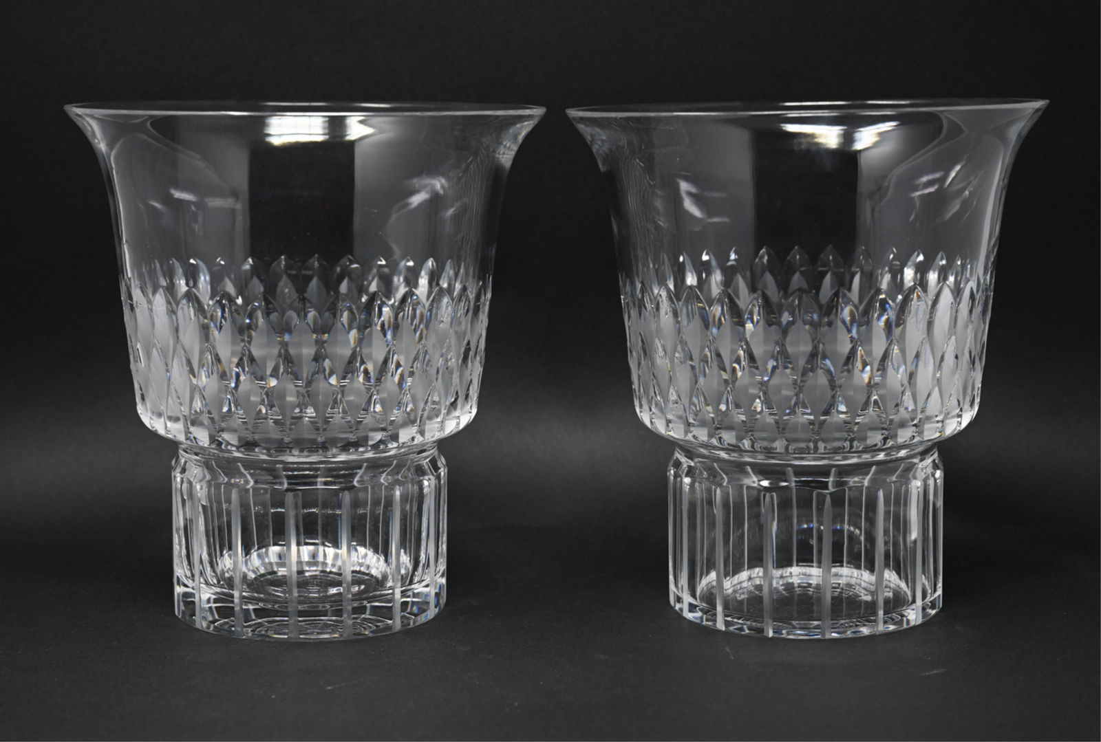PAIR LARGE GERALD GUILOTTA ATLANTIS CRYSTAL BOWLS (1 of 7)