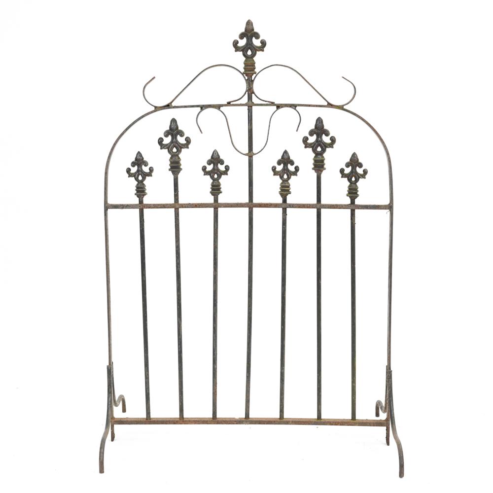 VICTORIAN IRON GATE W/ FLEUR DE LIS & ACORN FINIAL (1 of 7)