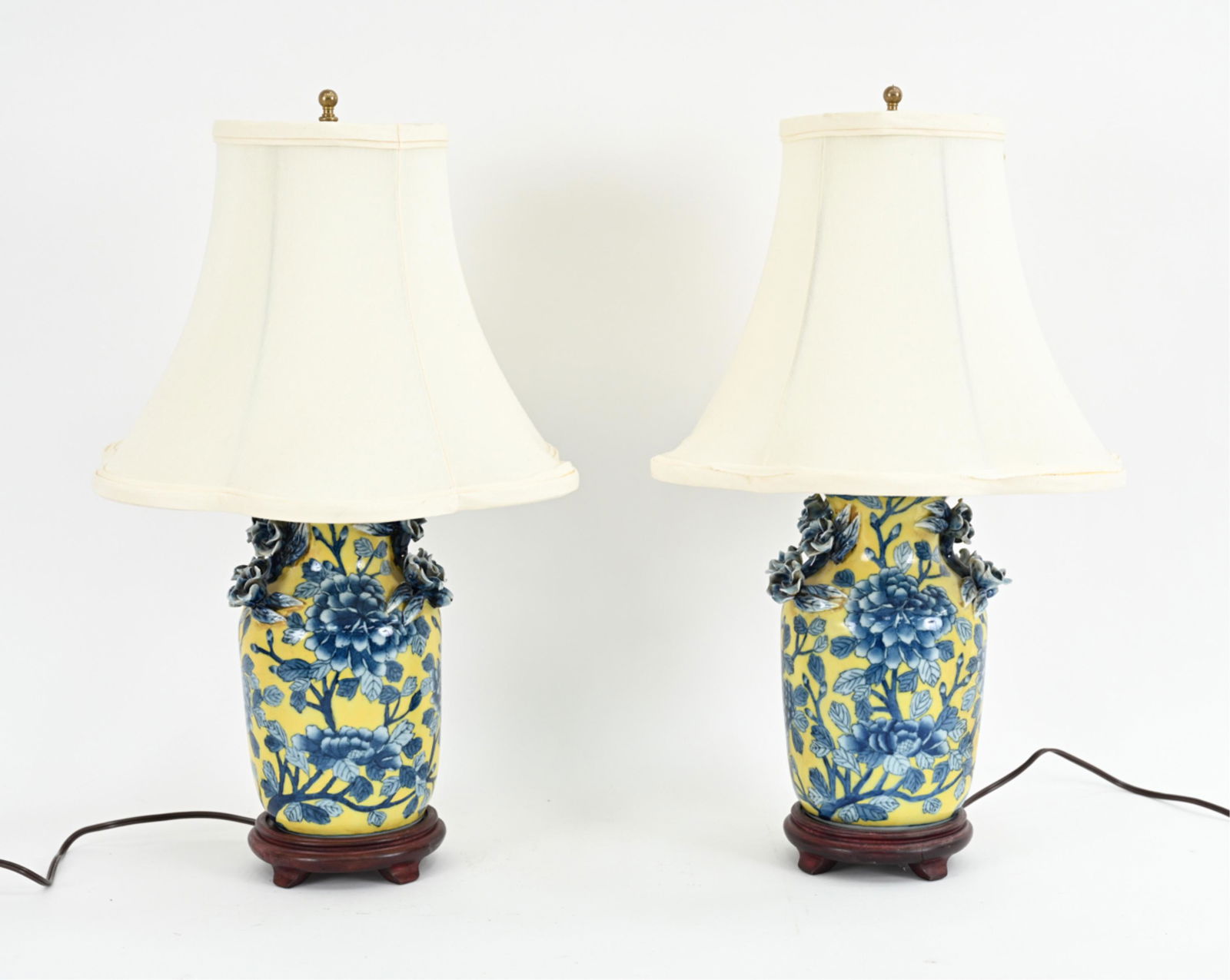 PAIR OF CONTEMPORARY CHINESE CERAMIC LAMPS (1 of 14)