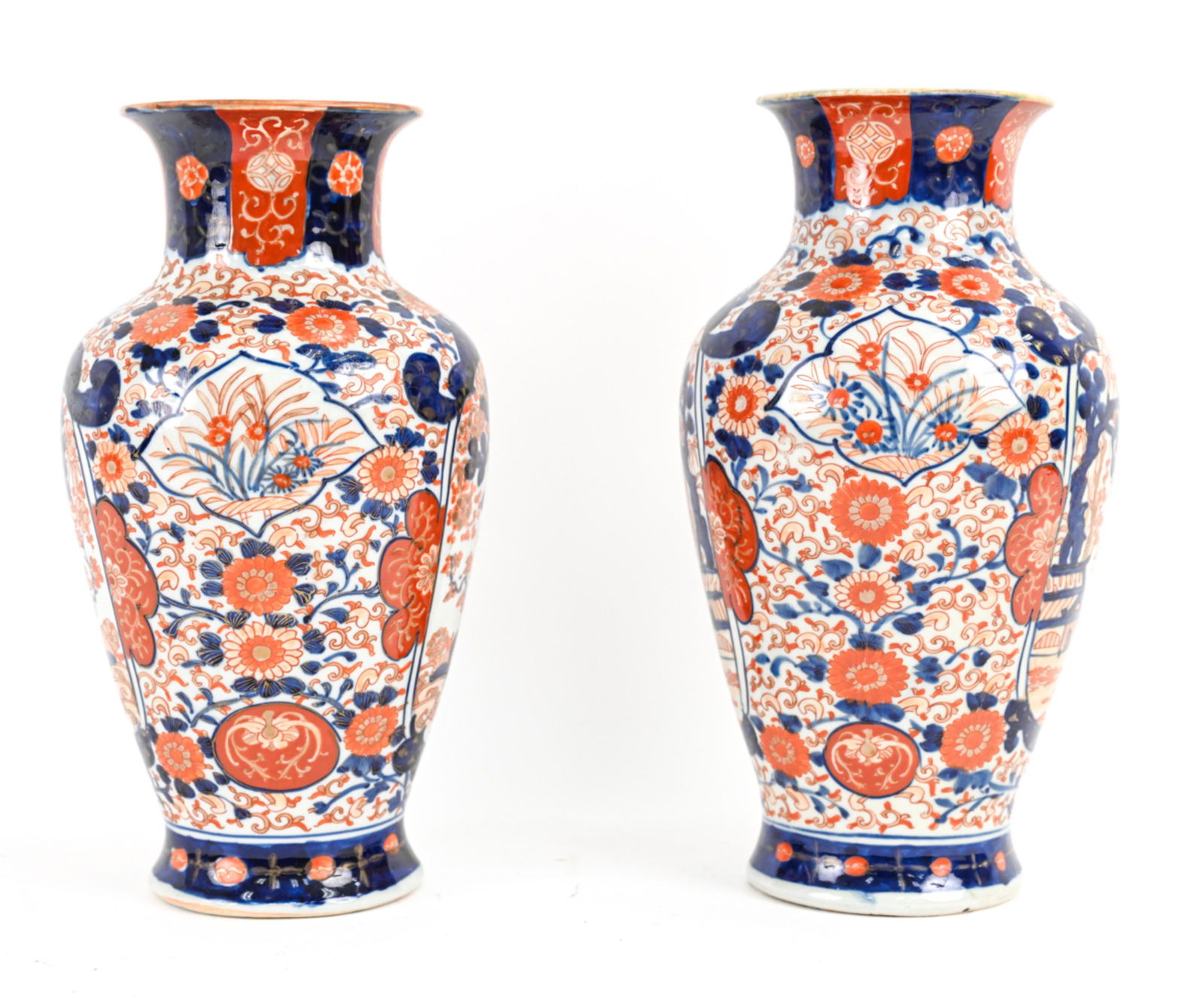 PAIR OF JAPANESE IMARI PORCELAIN VASES (1 of 19)