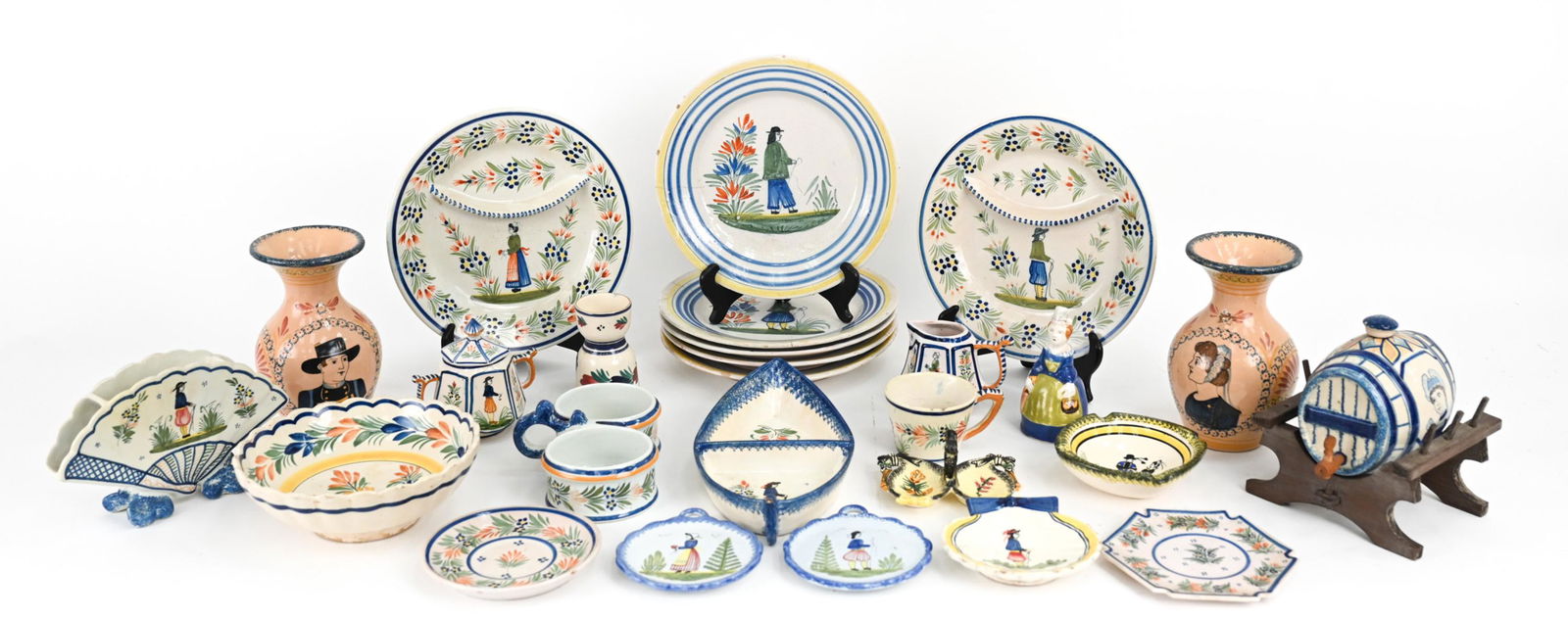 LARGE GROUPING OF HENRIOT QUIMPER (1 of 20)