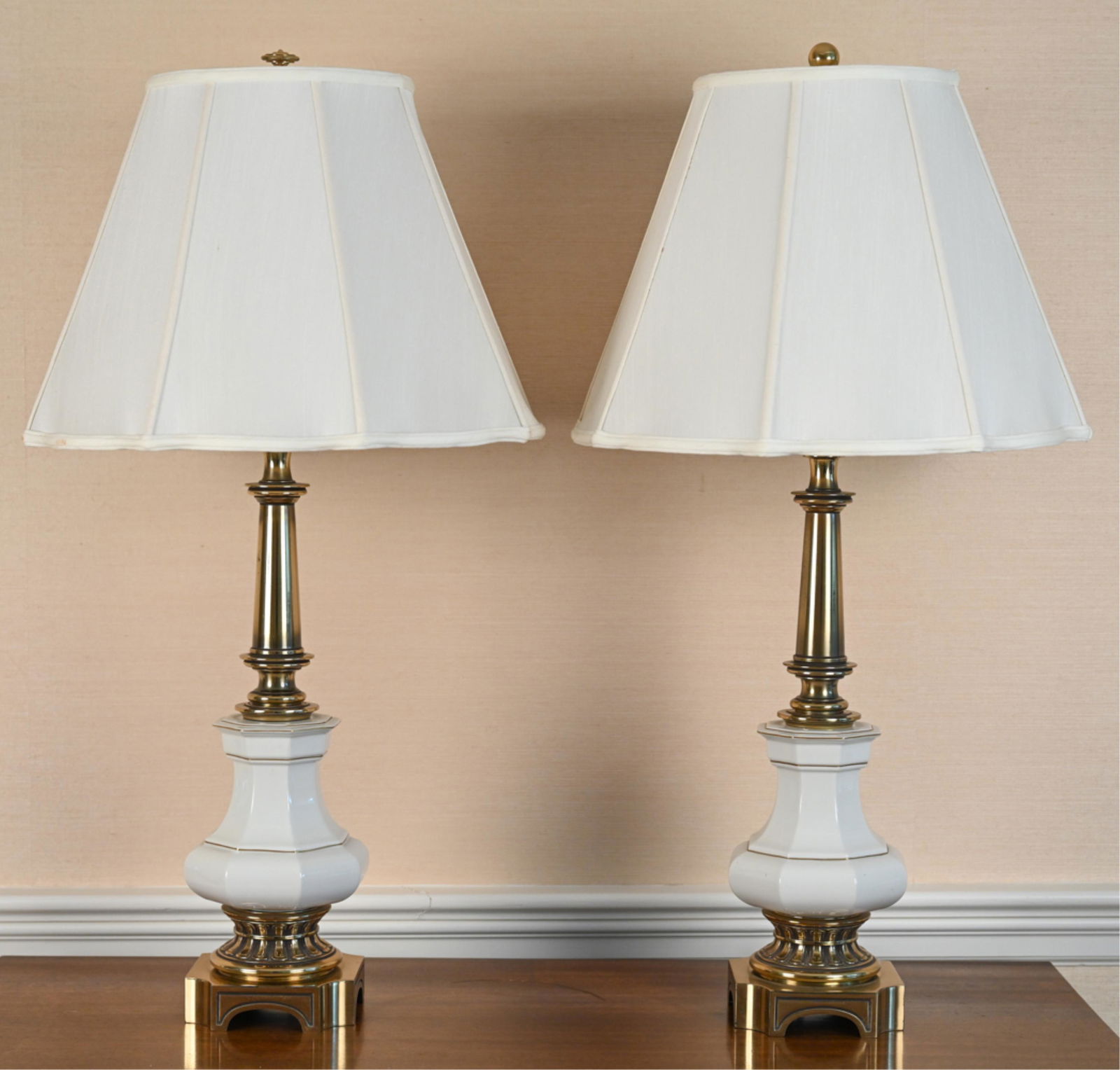 PAIR OF STIFFEL CERAMIC & BRASS TABLE LAMPS (1 of 13)