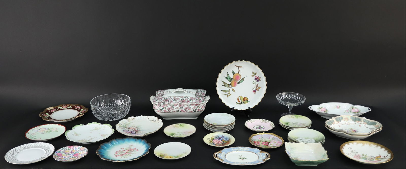 GROUPING OF PORCELAIN (1 of 20)