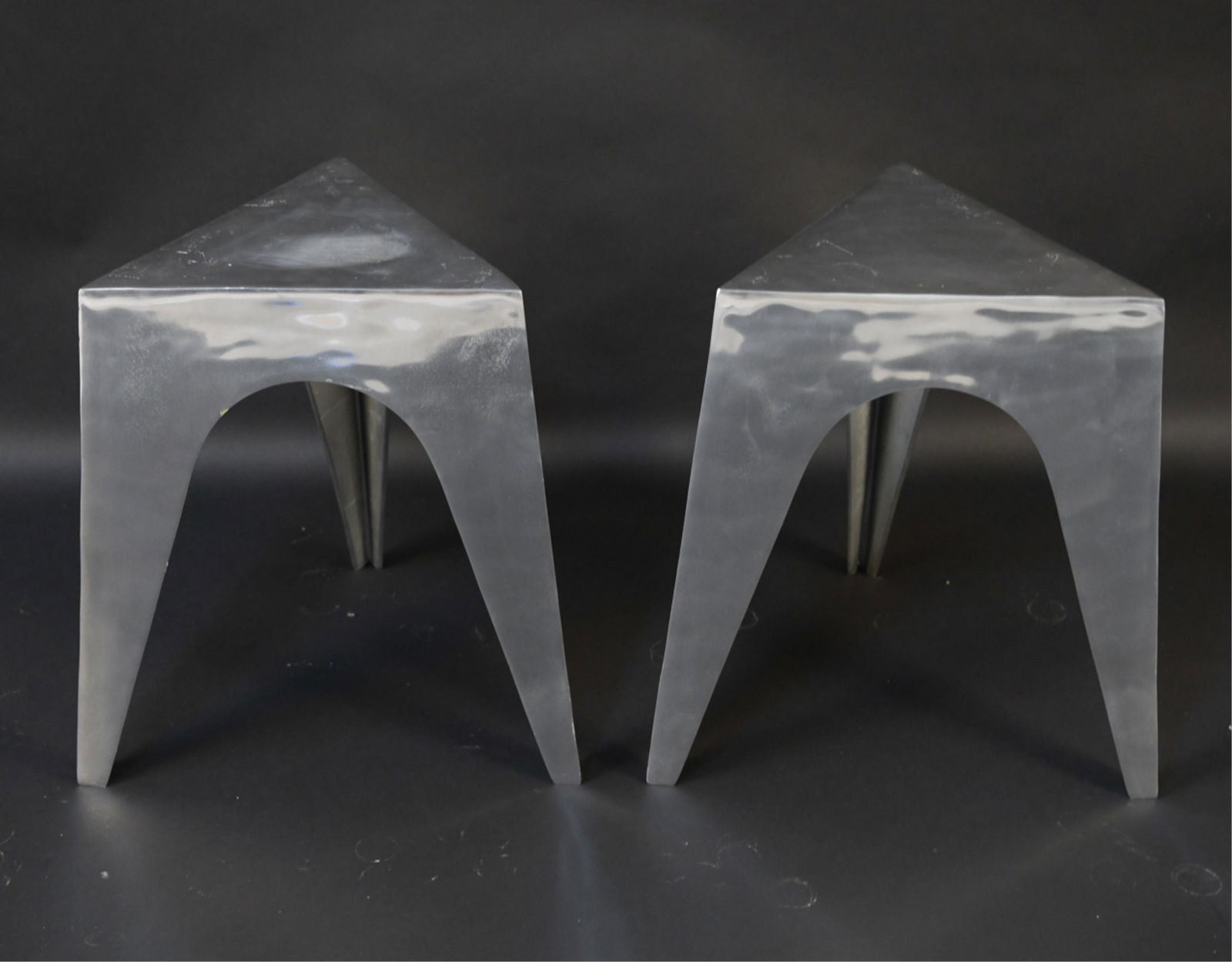 PAIR OF POSTMODERN SCULPTURAL CHROME SIDE TABLES (1 of 6)