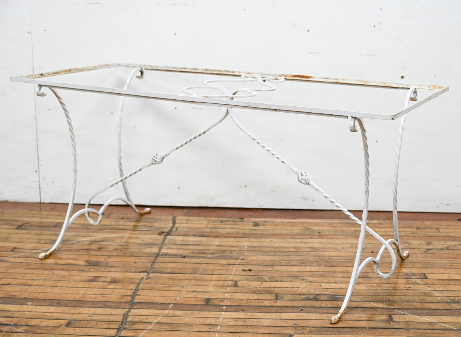 IRON PATIO TABLE BASE (1 of 13)