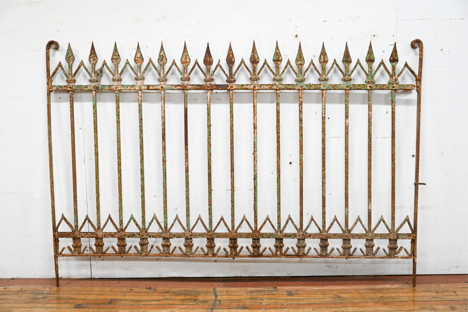 (11) SECTIONS OF ANTIQUE IRON FENCE (1 of 20)