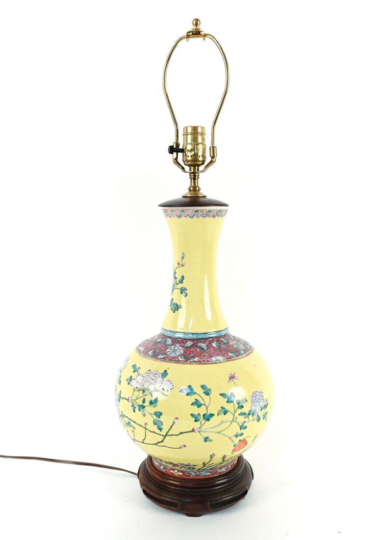 CHINESE FAMILLE ROSE PORCELAIN VASE MOUNTED LAMP (1 of 14)