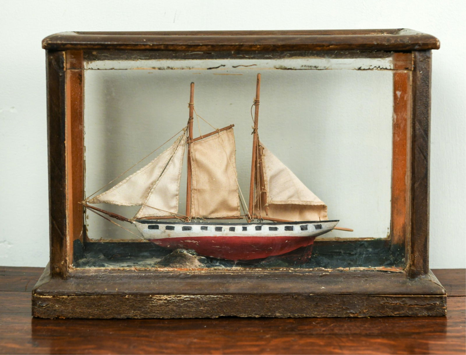 VINTAGE SAILING SHIP MODEL DIORAMA (1 of 17)