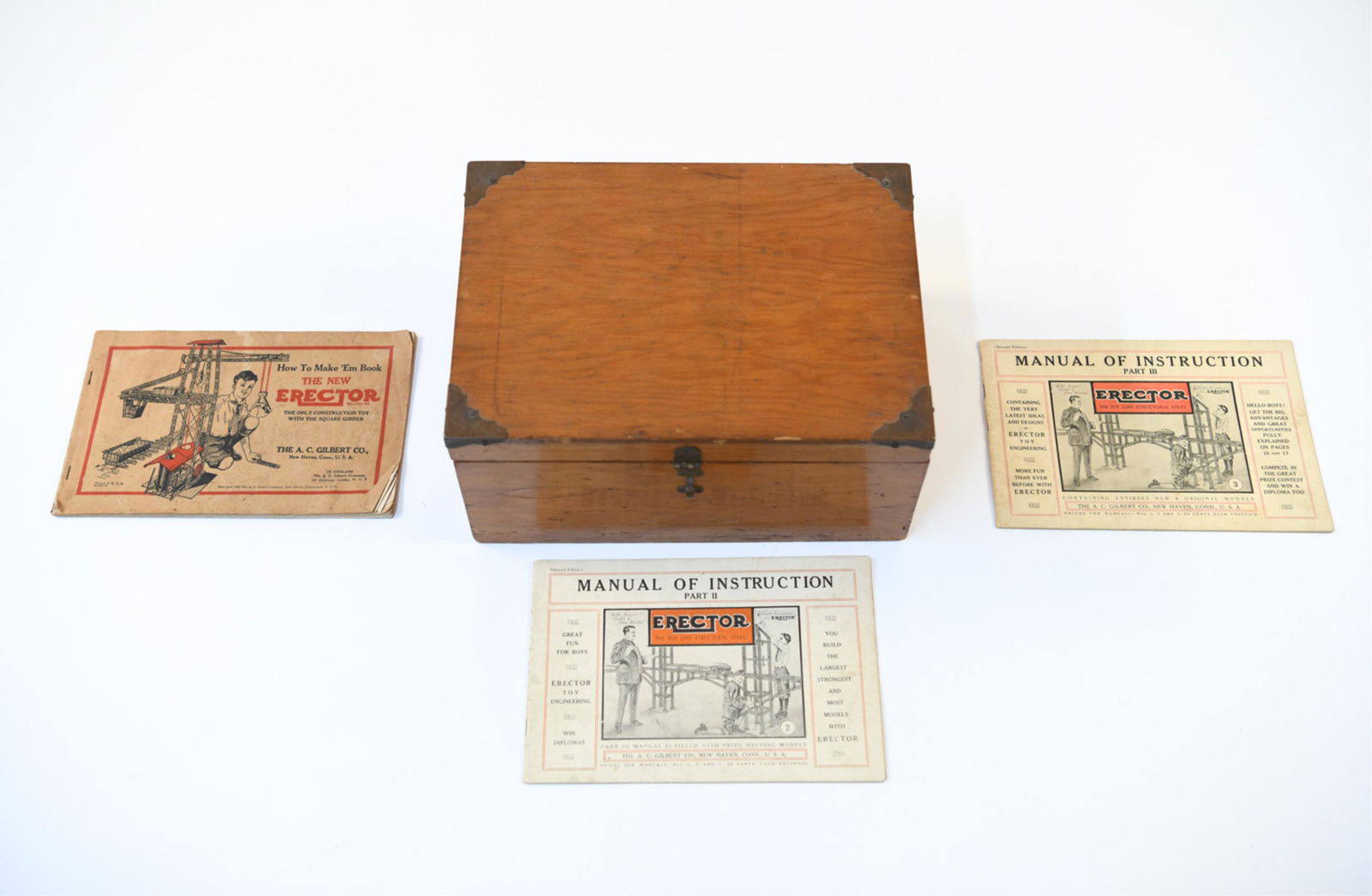 C.1929 A.C. GILBERT ERECTOR SET WITH MANUALS (1 of 13)