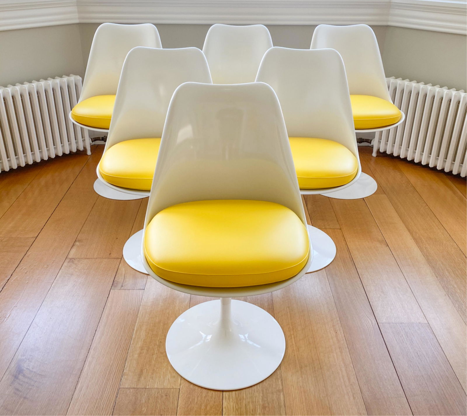 (6) CONTEMPORARY KNOLL TULIP CHAIRS (1 of 13)