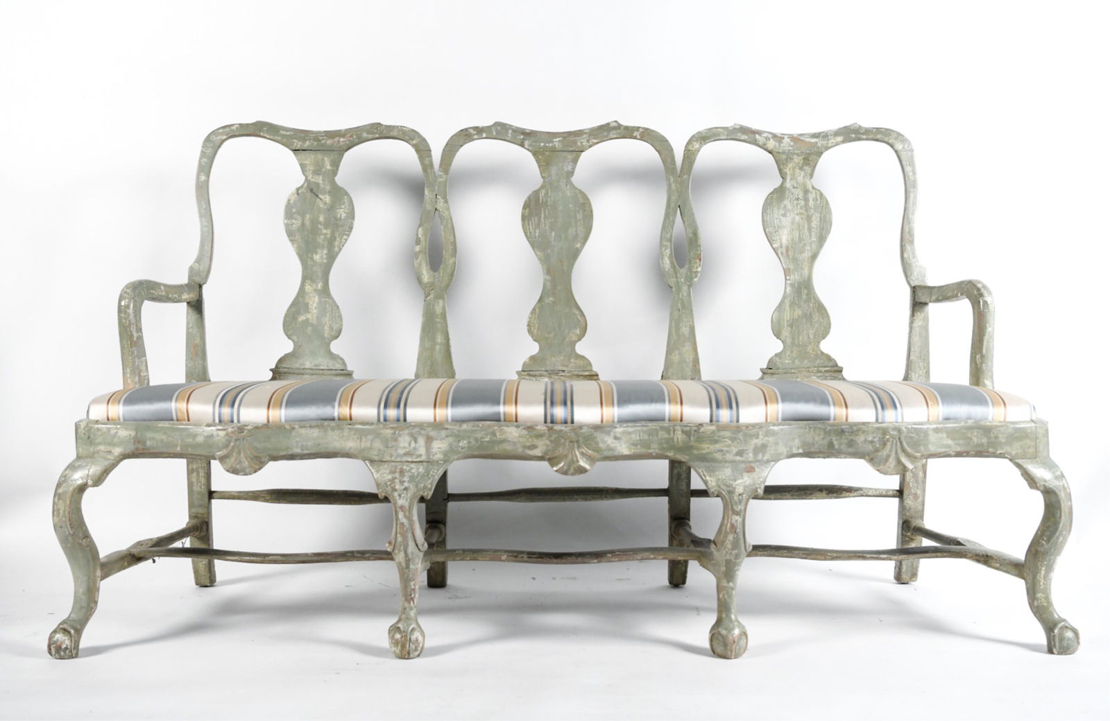 CHIPPENDALE STYLE SETTEE (1 of 19)