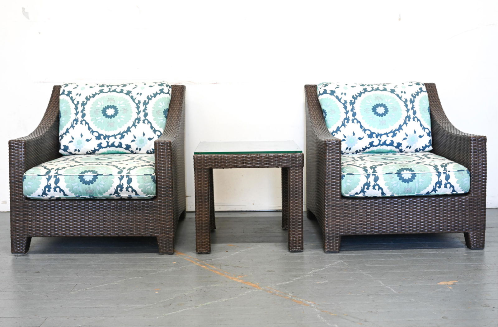 (3) RESTORATION HARDWARE OUTDOOR LOUNGE CHAIRS Apr 27, 2021