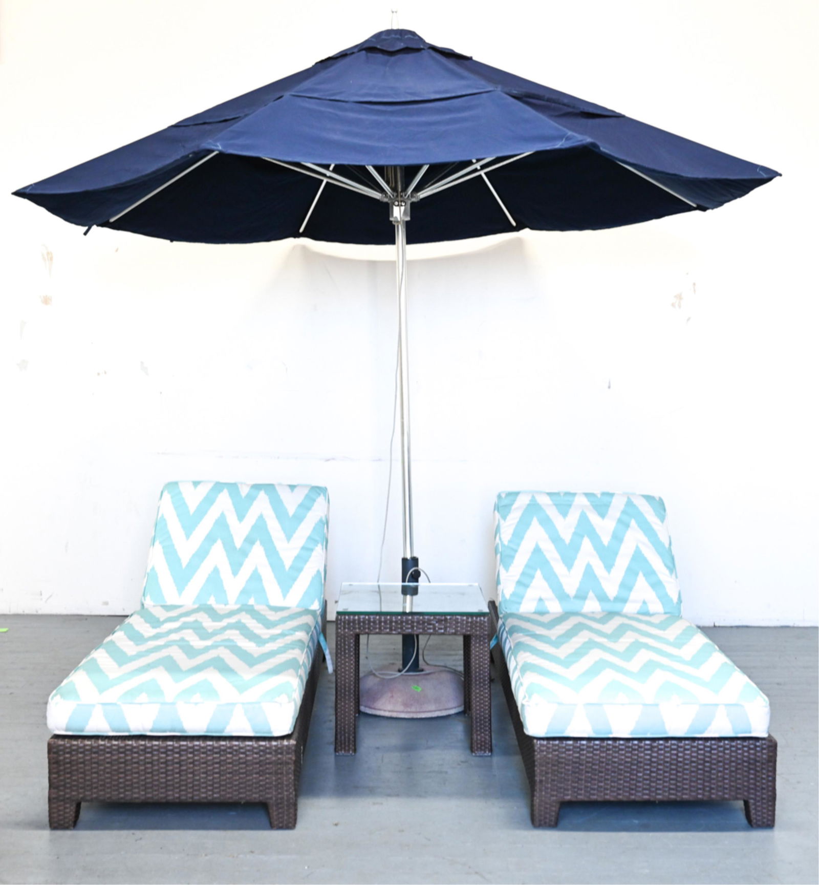 RESTORATION HARDWARE CHAISE LOUNGES & UMBRELLA (1 of 17)