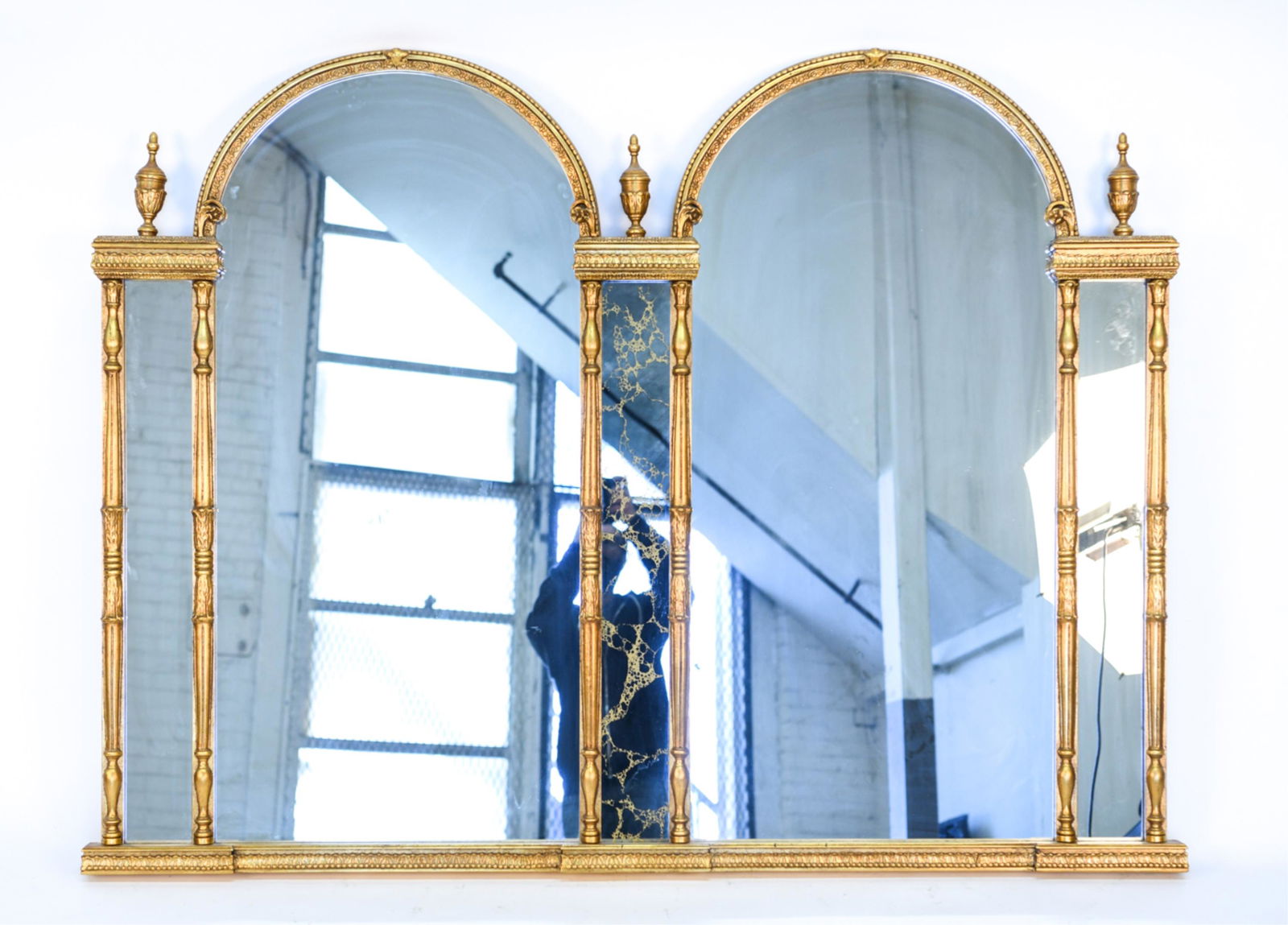 HOLLYWOOD REGENCY STYLE MIRROR (1 of 10)
