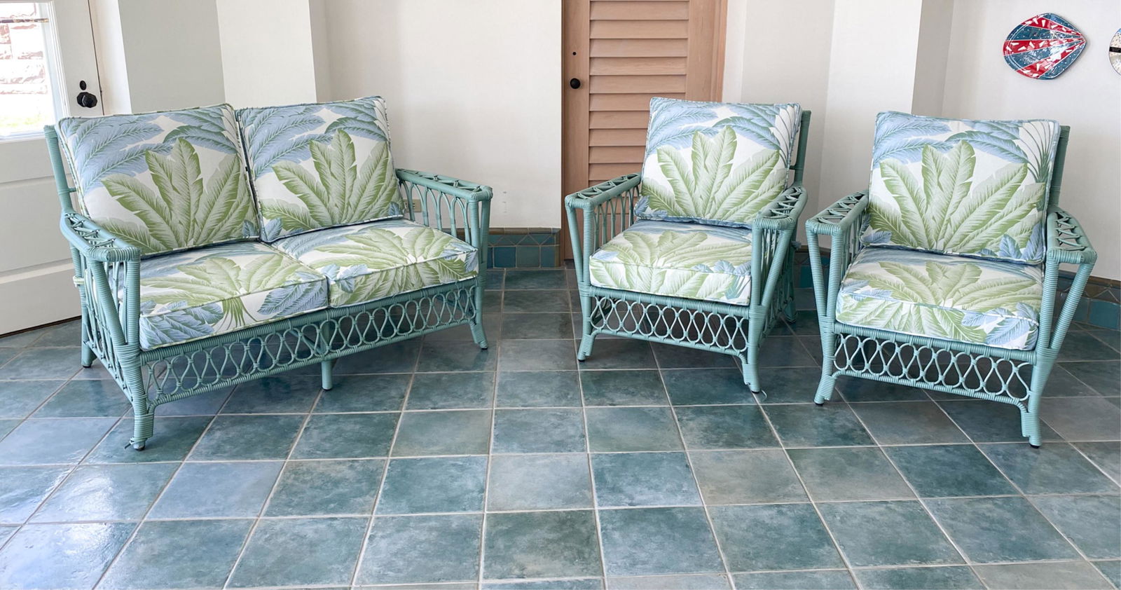 FRONTGATE FAUX WICKER SEATING SUITE (1 of 14)