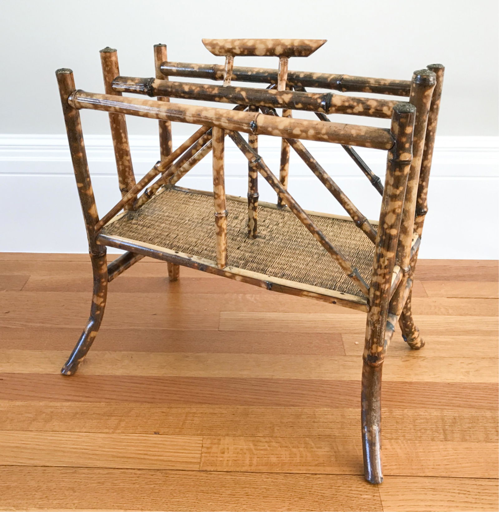 BAMBOO MAGAZINE RACK (1 of 4)