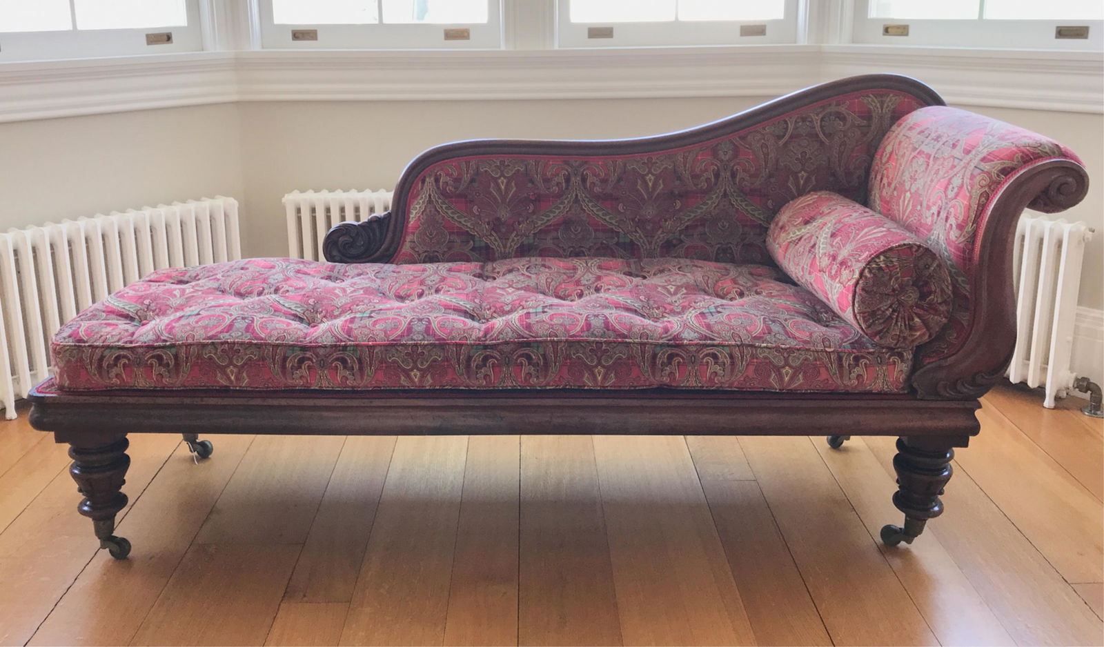 VICTORIAN STYLE SCROLL ARM DAYBED (1 of 11)