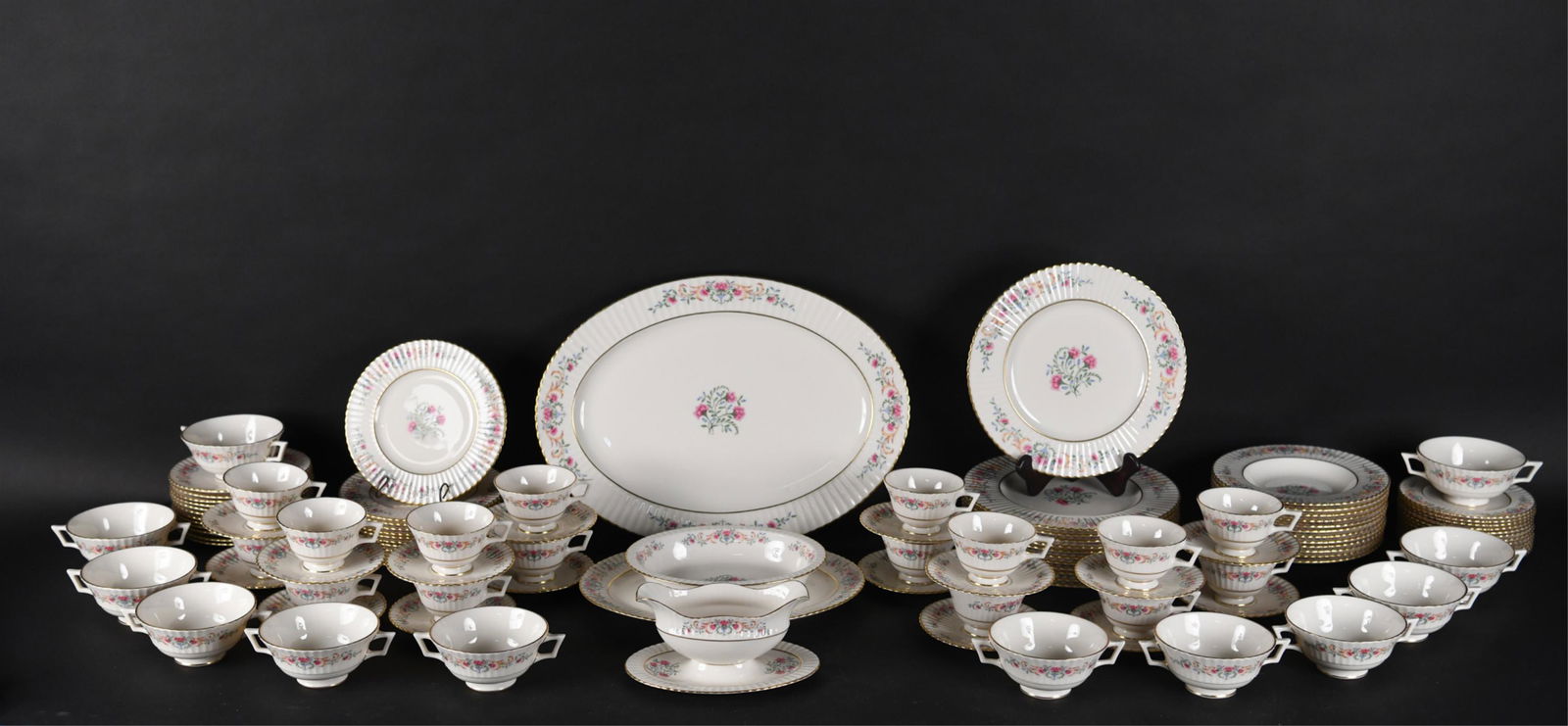(104) LARGE LENOX CINDERELLA PORCELAIN SERVICE (1 of 19)