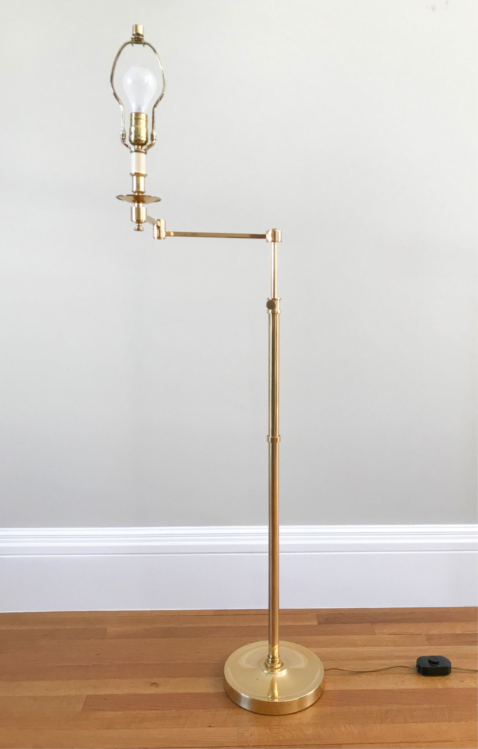ARTICULATING BRASS FLOOR LAMP (1 of 5)