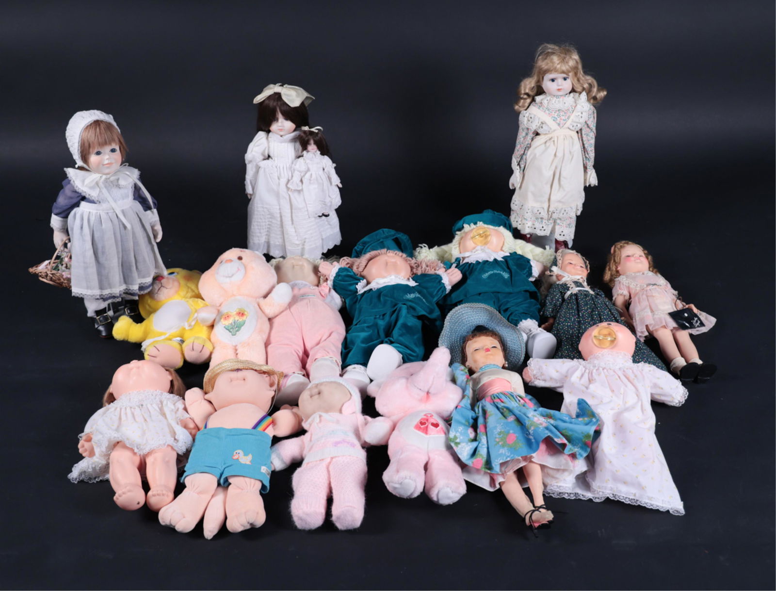 (16) DOLL GROUPING (1 of 20)