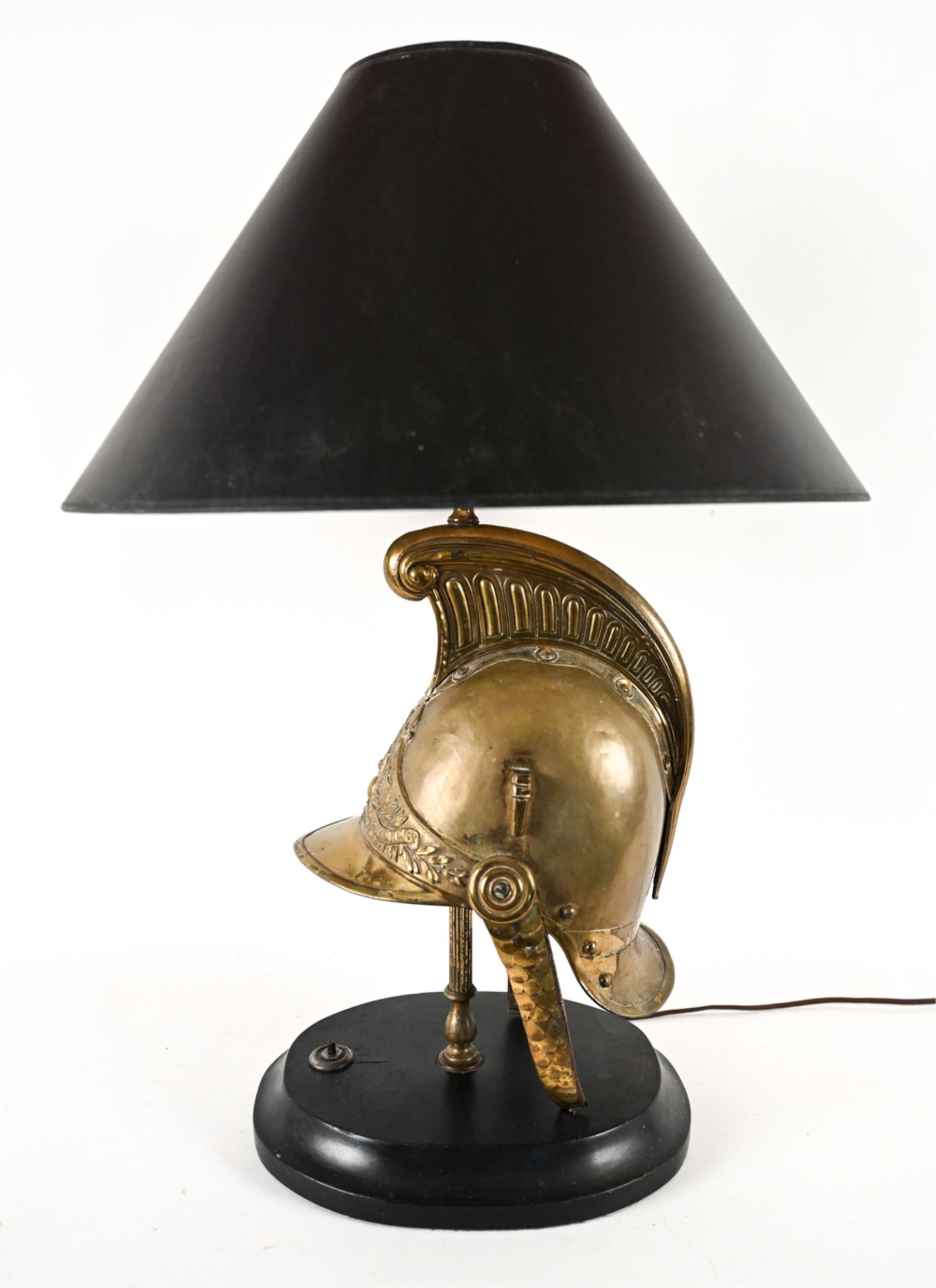 VINTAGE DECORATIVE PRUSSIAN HELMET TABLE LAMP (1 of 20)