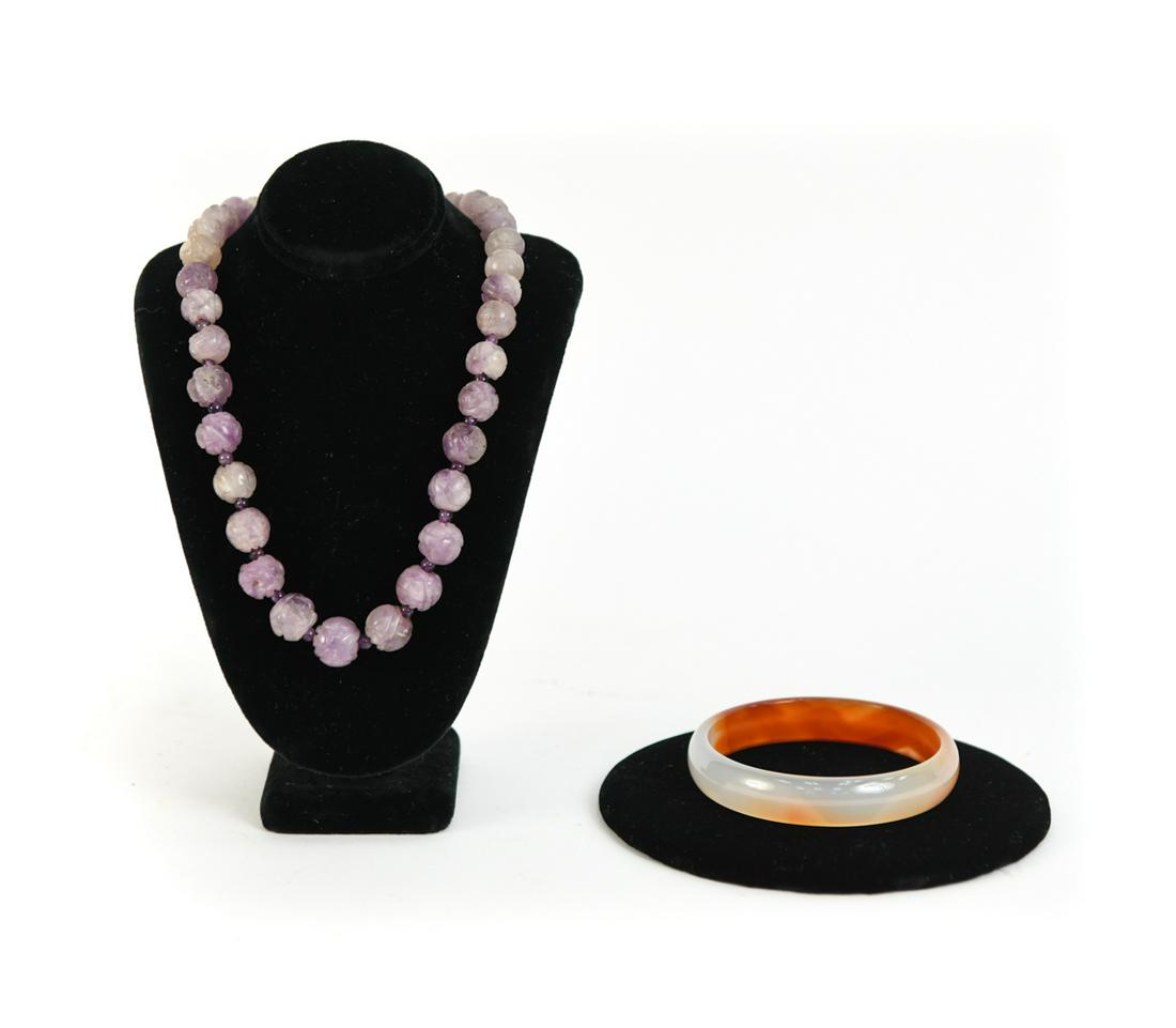 CHINESE CARVED STONE JEWELRY GROUPING (1 of 9)