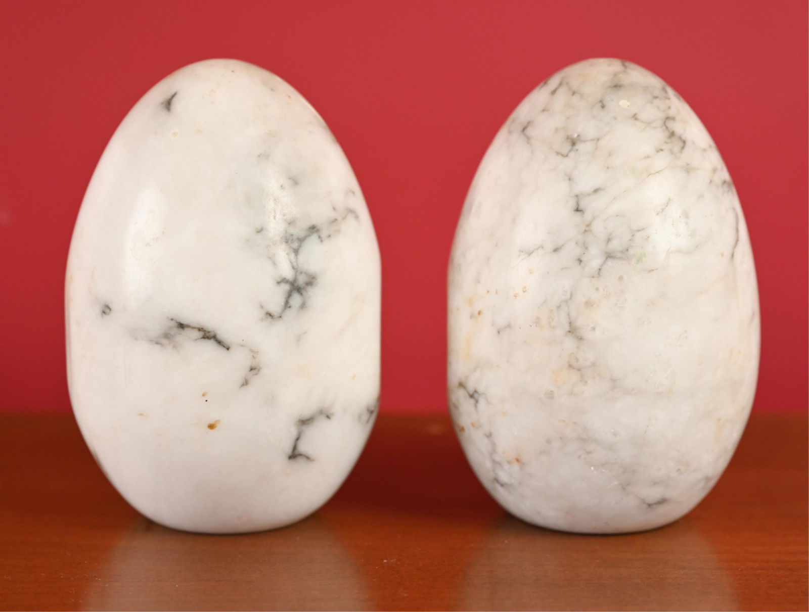 (2) VINTAGE MARBLE SPECIMEN EGG SHAPE BOOKENDS (1 of 10)