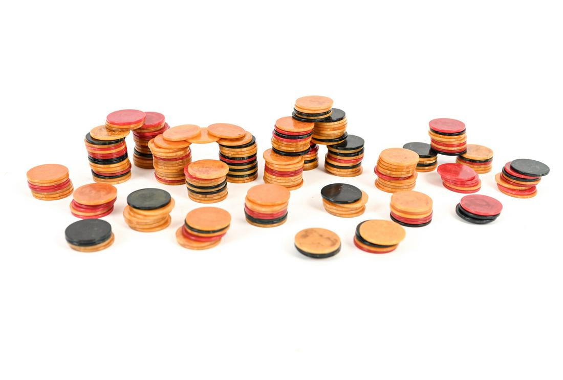 GROUPING OF BAKELITE POKER CHIPS: Various colors, no markings. Dimensions: Dia. 1.5" Condition: Some surface scratches..