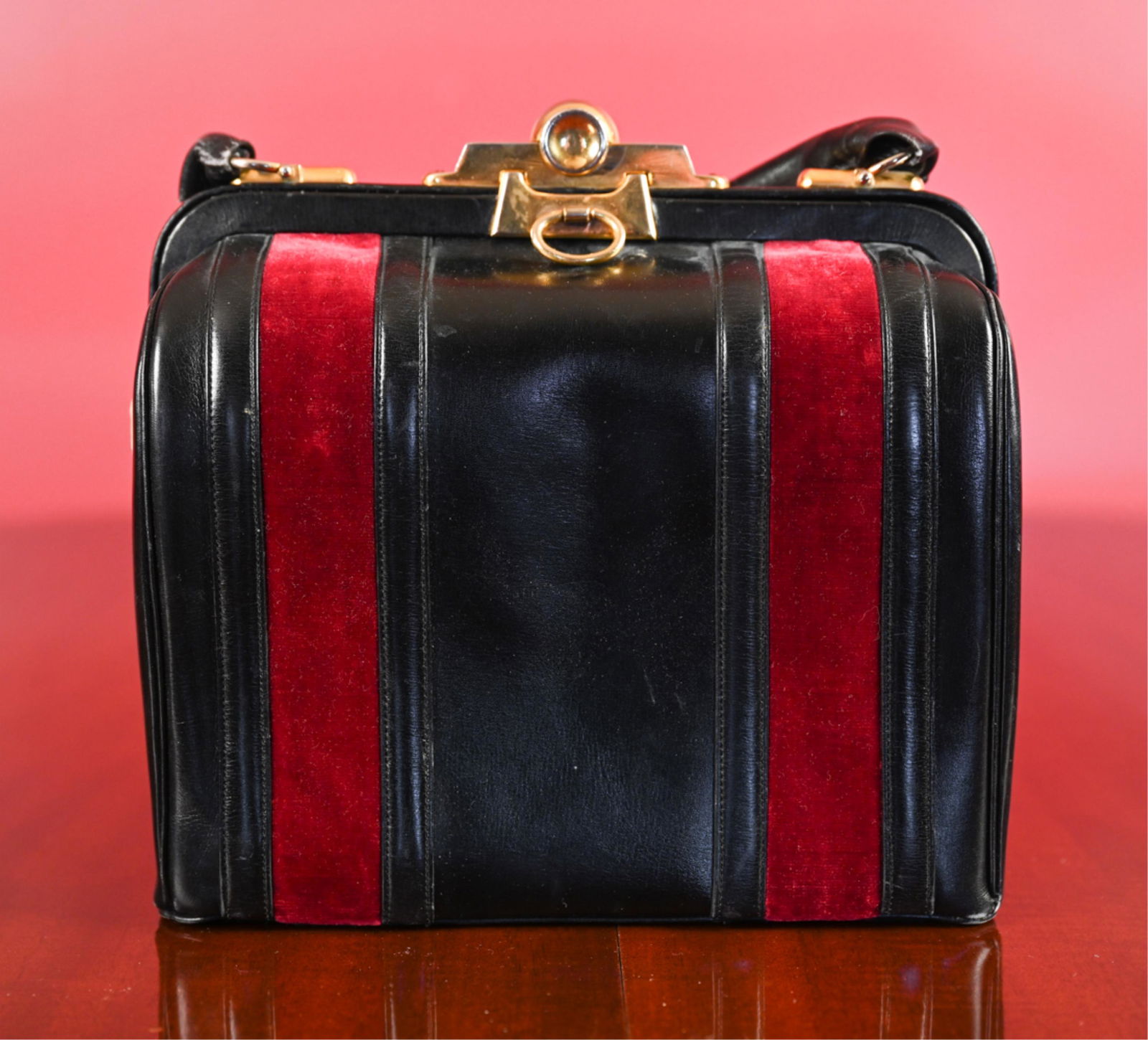 C. 1960'S ROBERTA DI CAMERINO VELVET & LEATHER BAG (1 of 9)