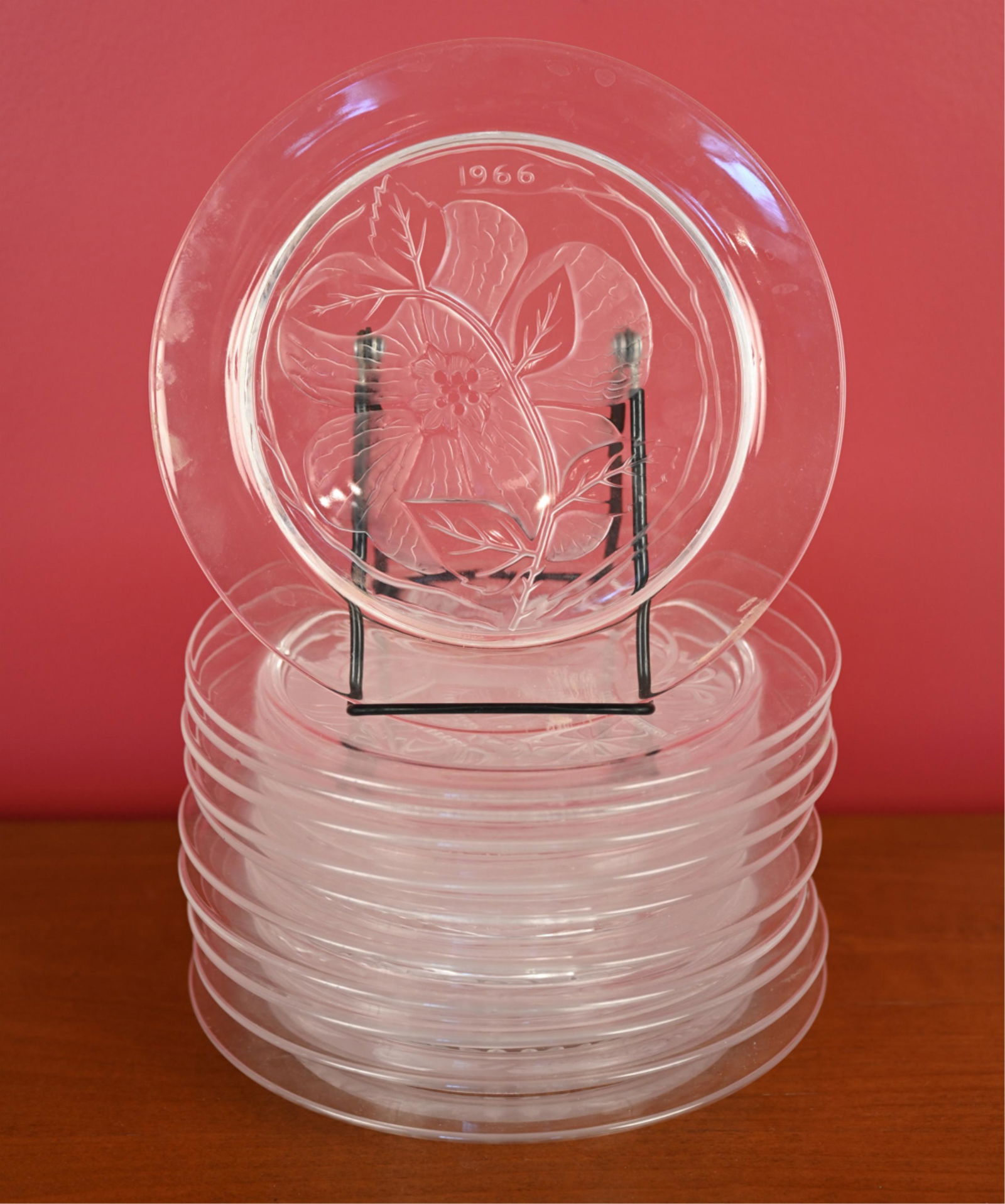 (11) LALIQUE CRYSTAL COMMEMORATIVE YEAR PLATES (1 of 15)