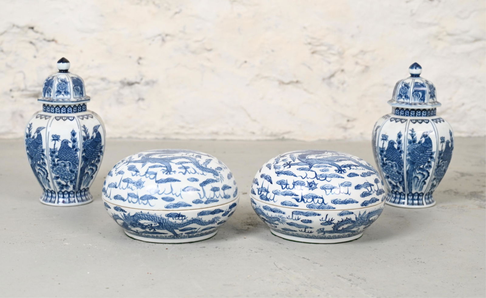 GROUPING OF ASIAN BLUE AND WHITE CERAMICS (1 of 18)
