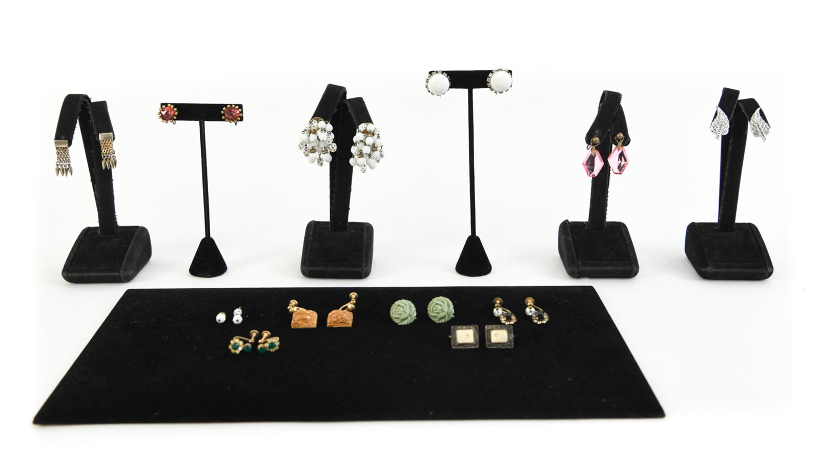 GROUPING OF VINTAGE SCREWBACK & CLIP EARRINGS (1 of 20)