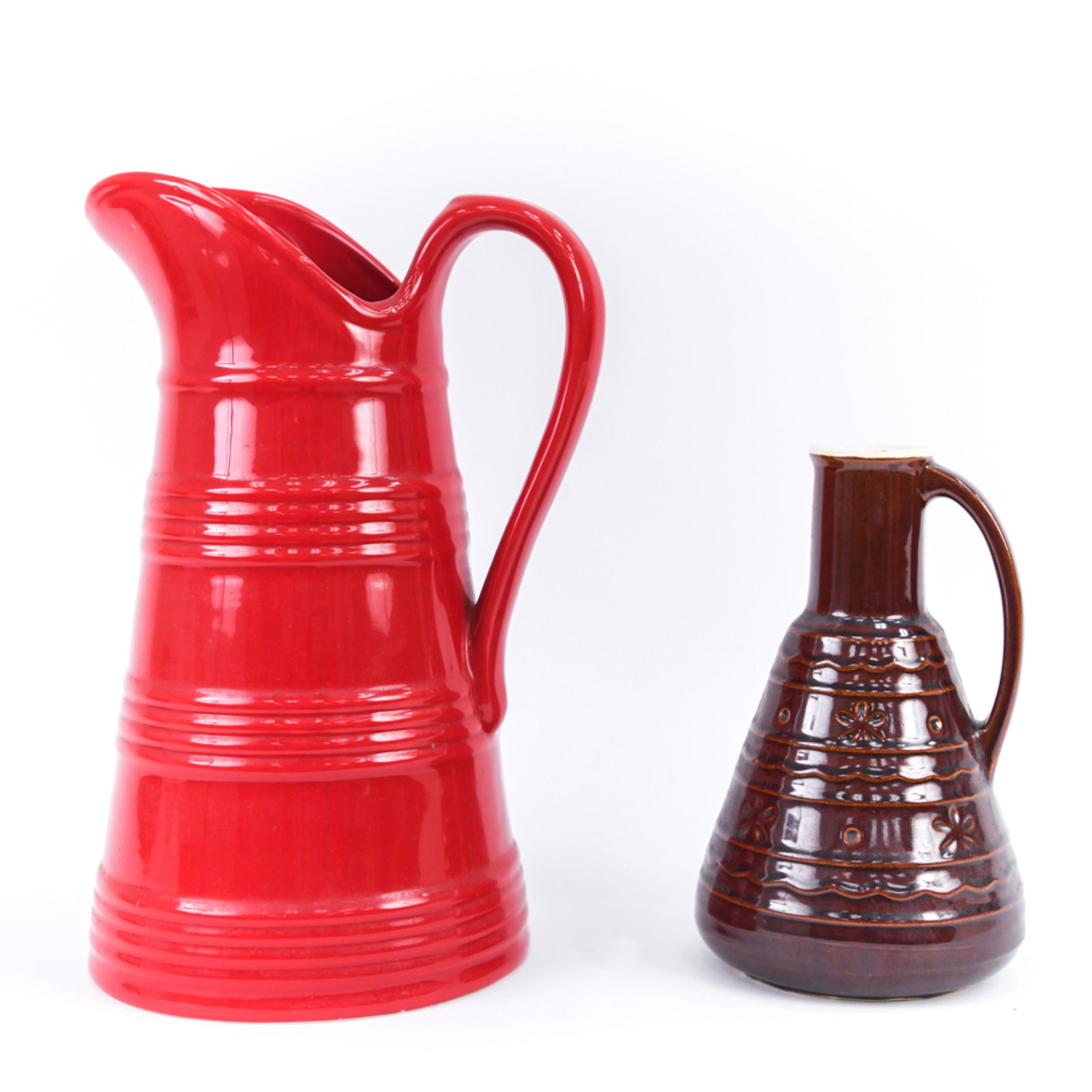 MID-CENTURY CERAMIC DEARTIS & MARCREST PITCHERS (1 of 16)