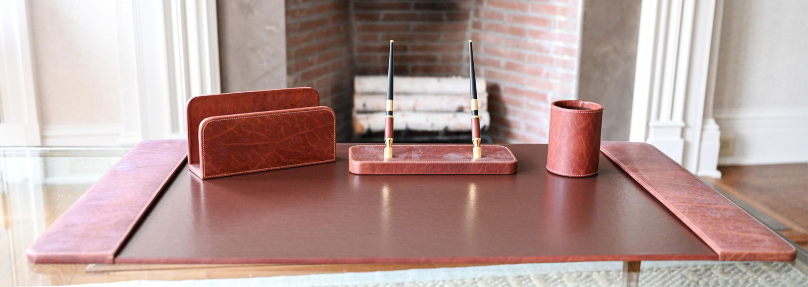 DINOFFER ITALIAN LEATHER DESK SET (1 of 12)