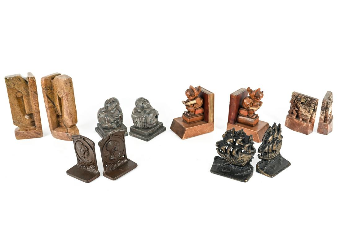 GROUPING OF DECORATIVE BOOKENDS (1 of 16)