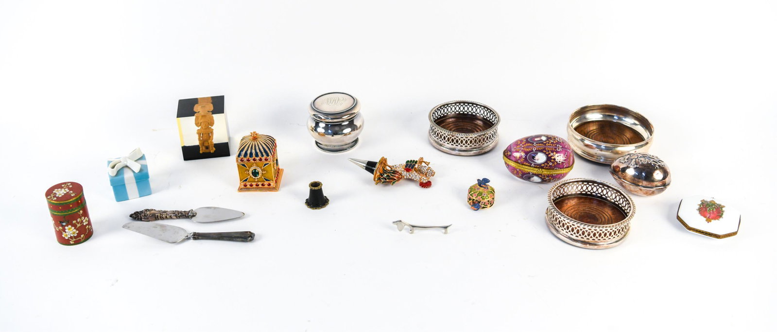GROUP OF DECORATIVE ITEMS INCL. TIFFANY & LIMOGES: Large grouping of vintage and contemporary decorative items including Tiffany & Co. porcelain trinket box; (2) Limoges porcelain trinket boxes - one egg shaped, one marked Faberge in commemoration of 