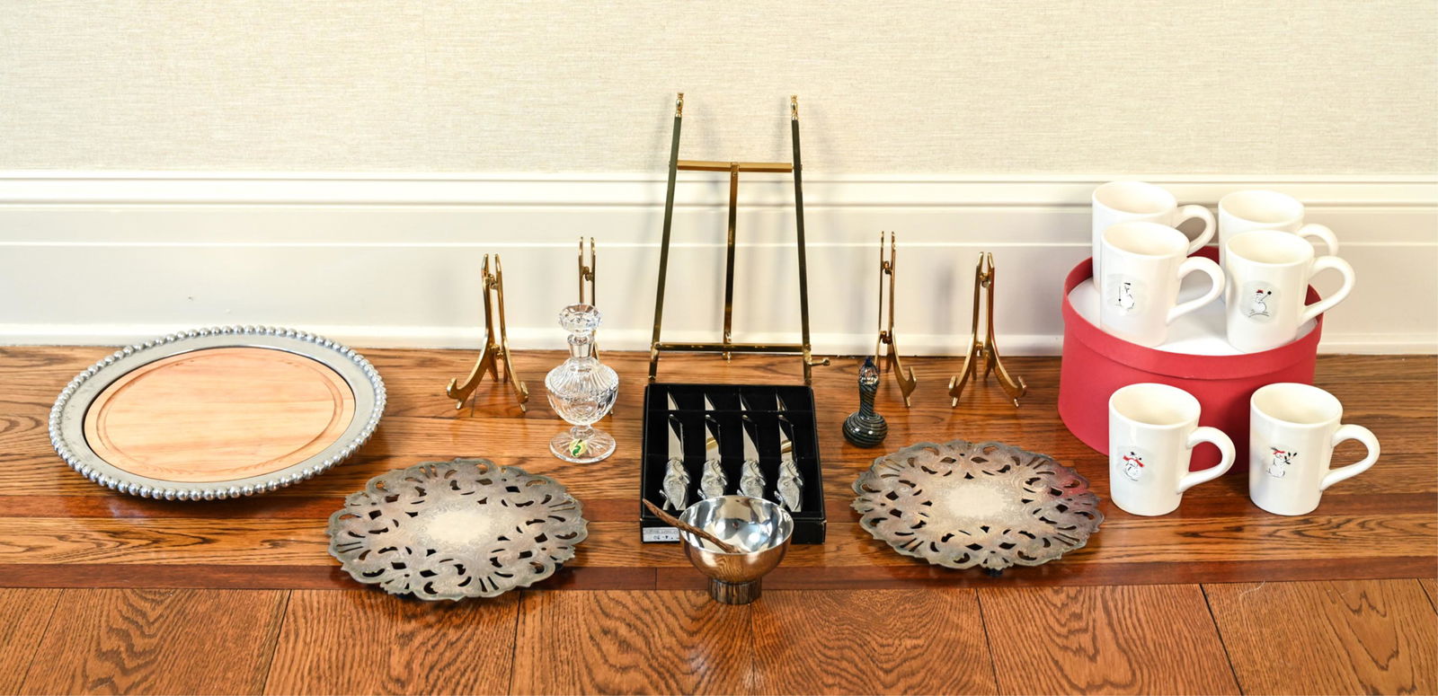 DECORATIVE GROUPING (1 of 9)