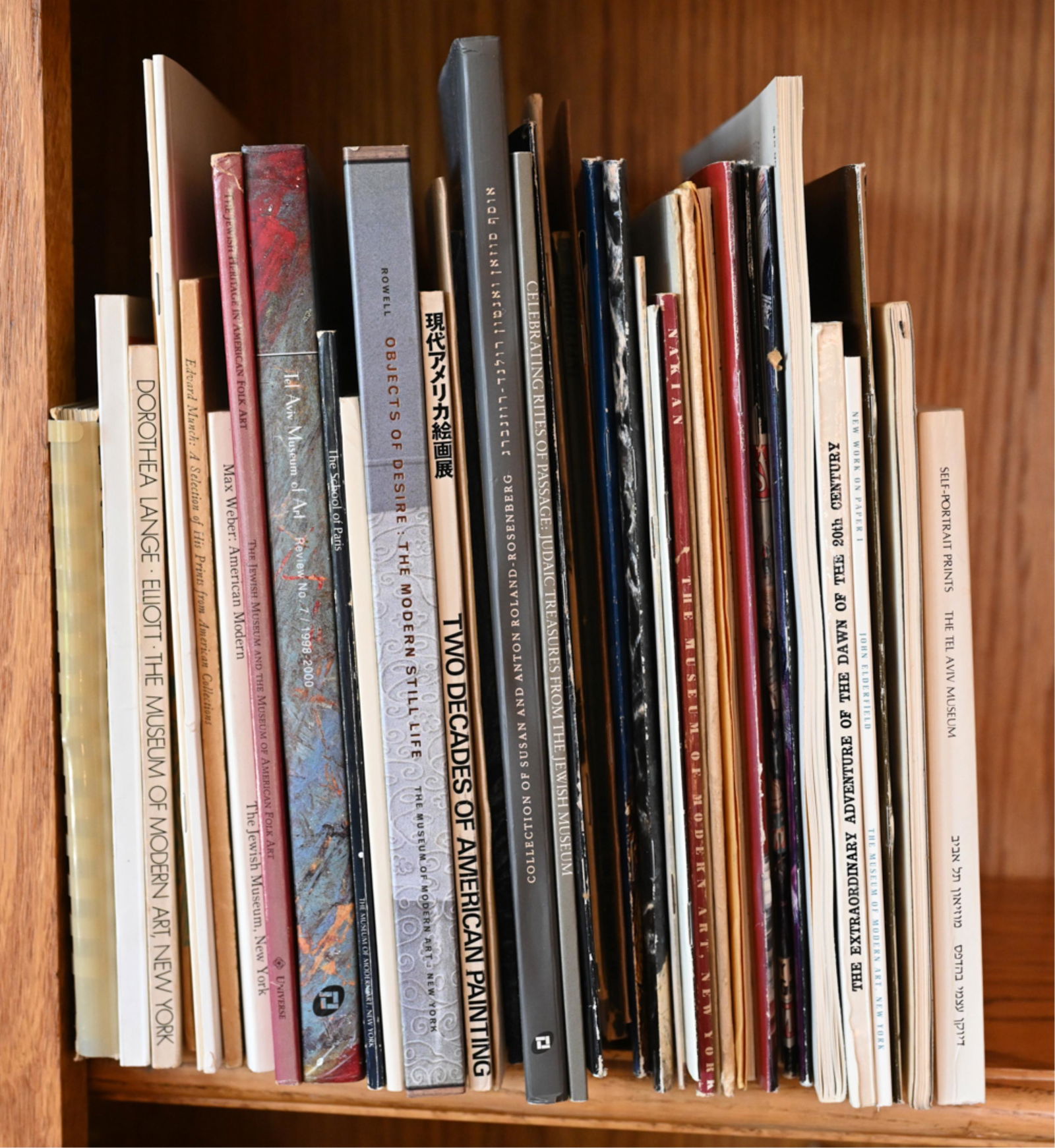 GROUPING OF SOFT COVER MUSEUM ART BOOKS (1 of 13)